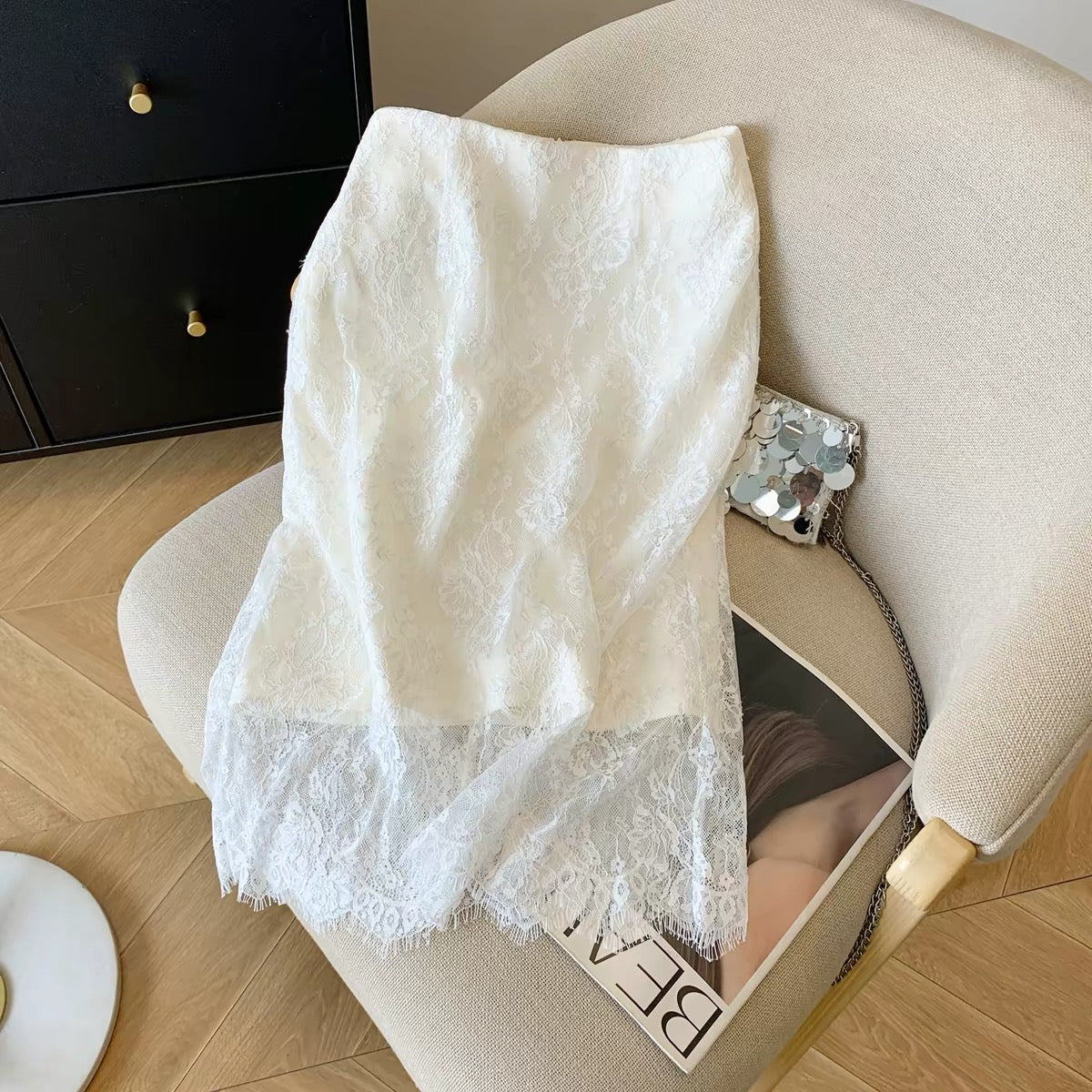 Affordable Luxury Lace Midi Skirt – 2026 Spring/Summer New Arrival: High-End, Exquisite Korean-Style Sophisticated Bodycon Skirt