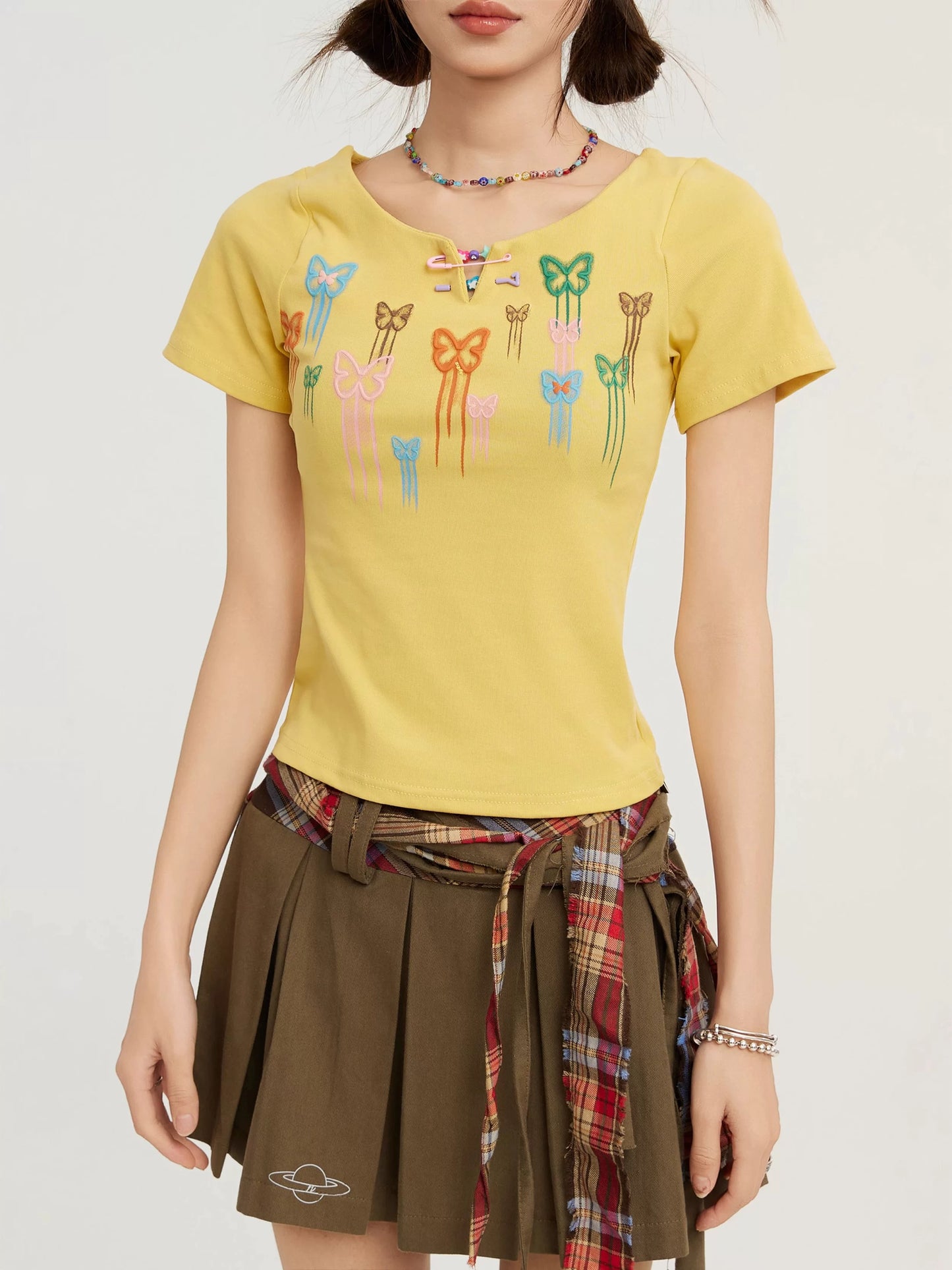 Yellow butterfly girls' straight shoulder short-sleeved T-shirt women's summer 2025 new summer slimming short hot girl top