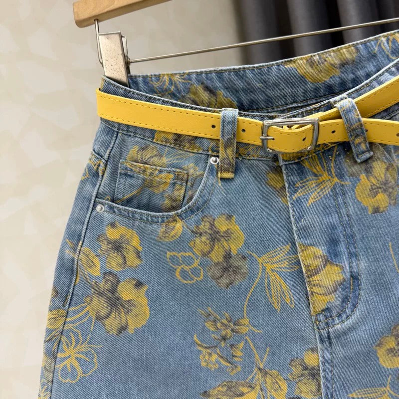 2025 summer new retro hot girl high waist denim shorts women's versatile loose small slim hot pants