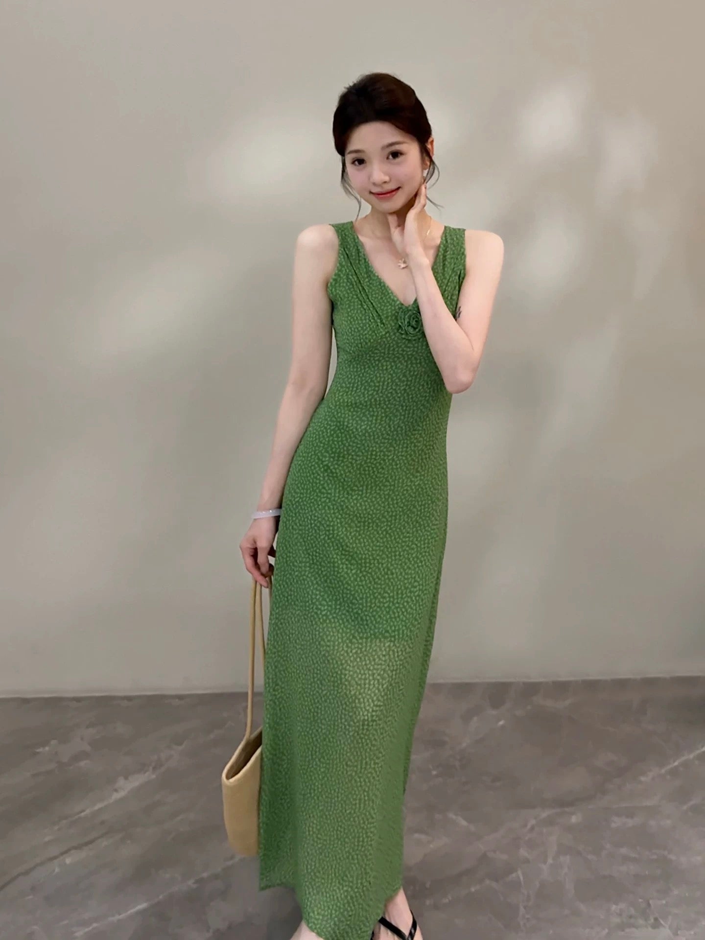 Songsong Summer New French Style 3D Floral Plaid Waist-cinching V-neck Sleeveless Elegant Slimming Long Dress DT2072