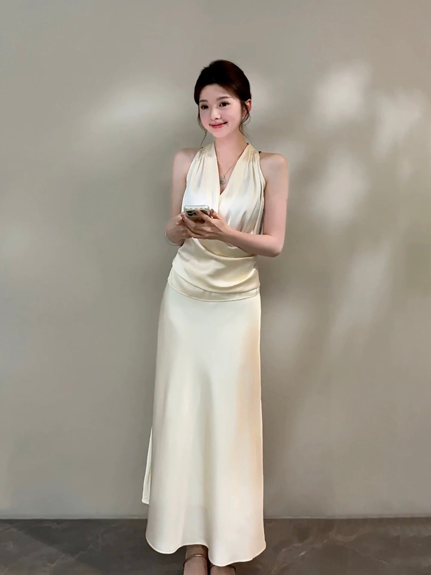 Songsong Summer New Gentle and Elegant Tie-Waist Halter Neck Light Luxury Top and Skirt Set DT2070