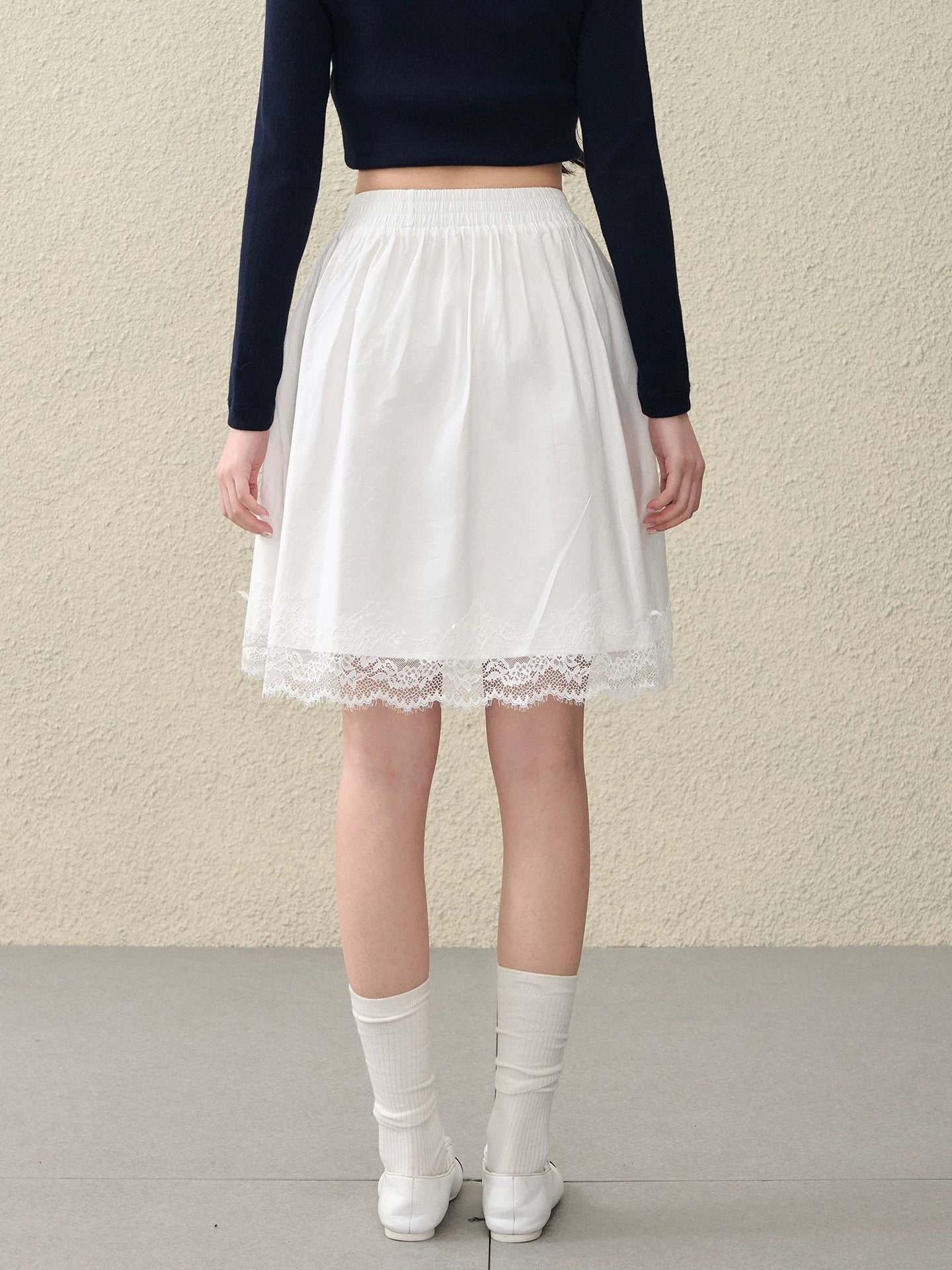 OIOI ESSE|Early Spring Lace-Trimmed Midi Skirt for Women - Stylish and Elegant