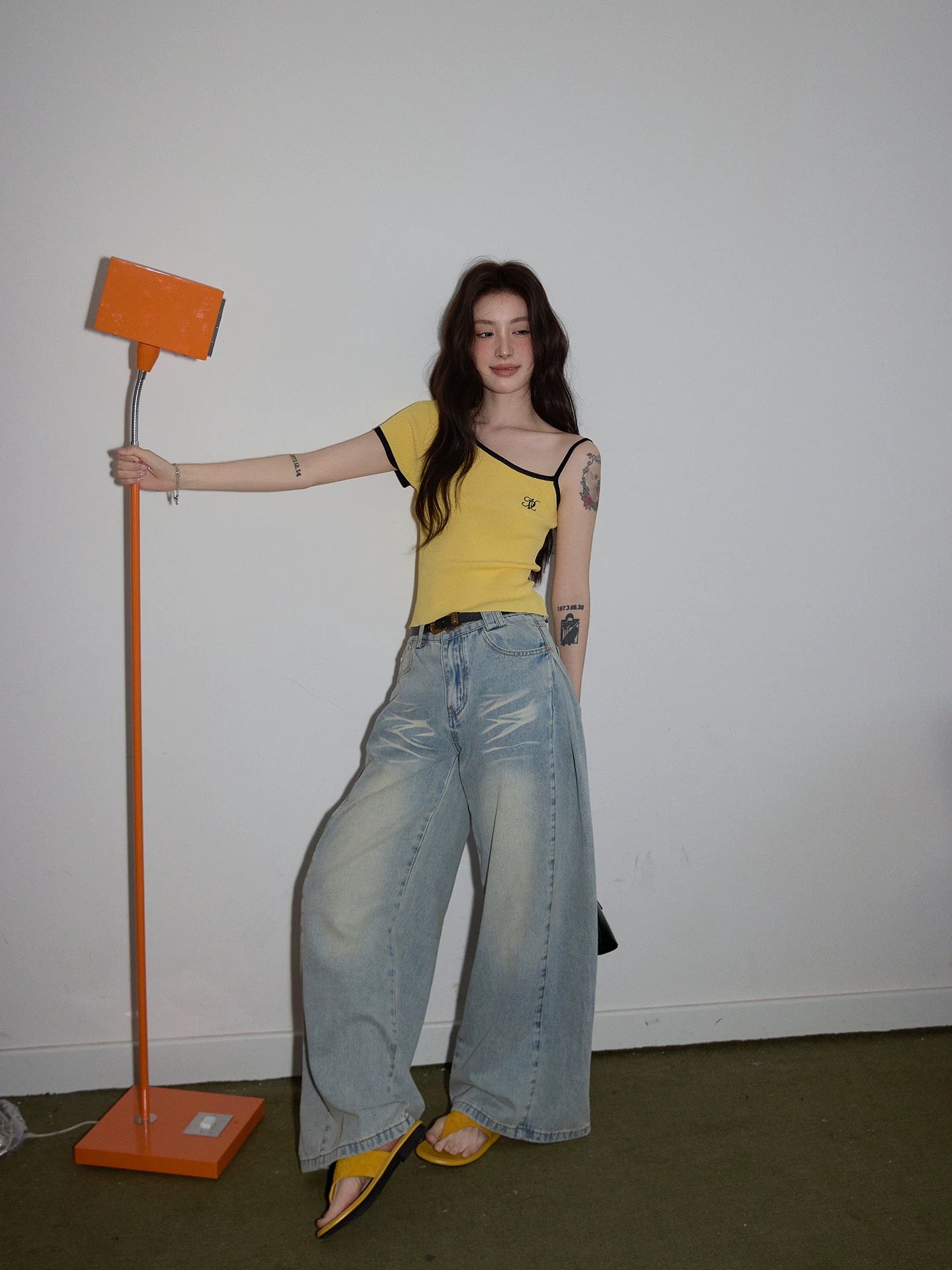 Chaochao's Retro Light Blue Wide-Leg Jeans for Women, Summer 2025, Elegant Loose Fit, Straight Leg Casual Pants