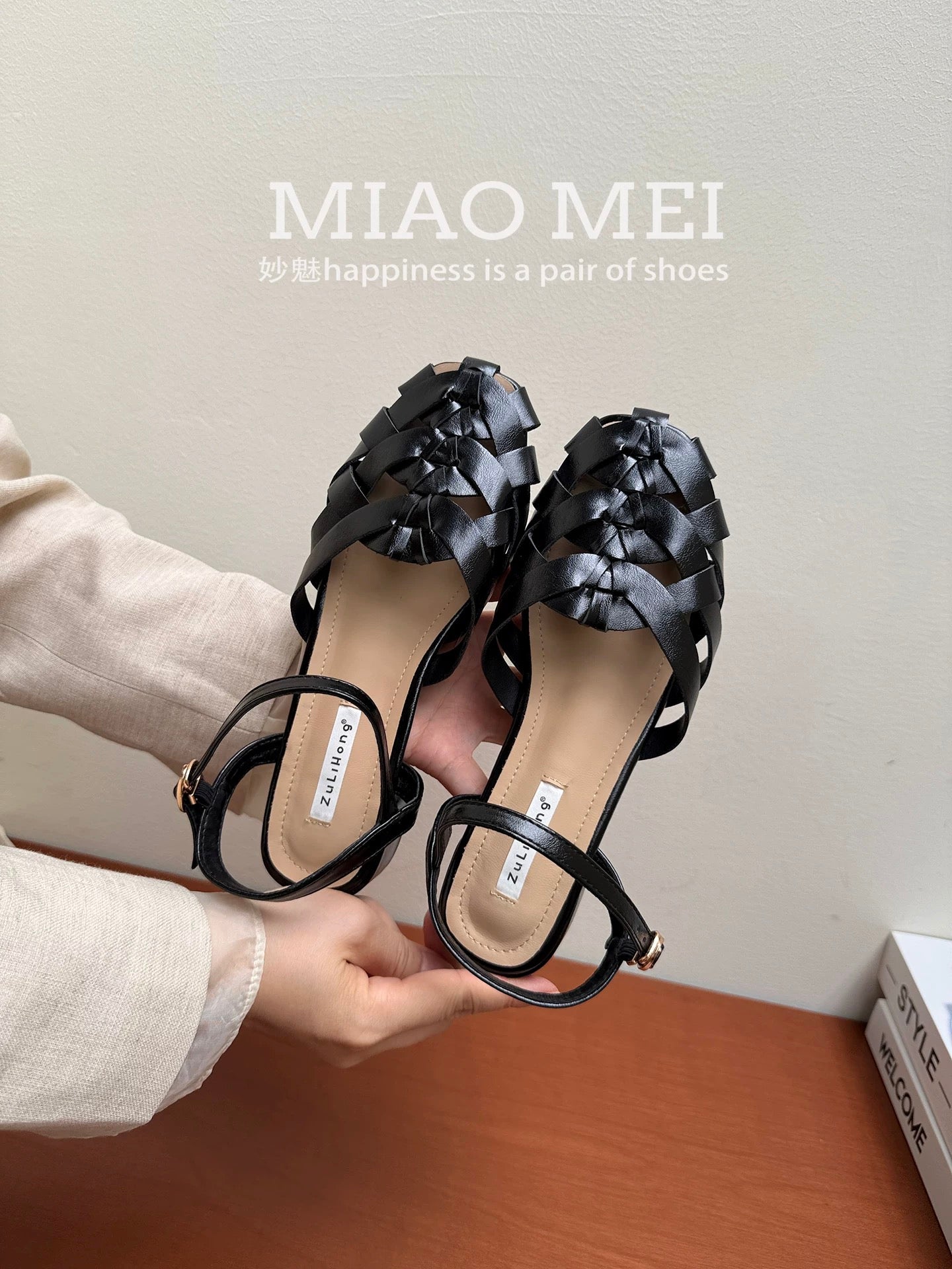 Women's retro-style, artistic, French-inspired summer Mary Jane sandals (2026) with woven openwork chunky heels.