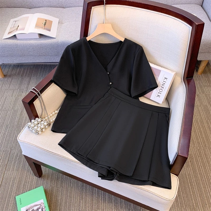 Suit for women 2024 new summer Korean version large size slim fat MM short-sleeved top pleated pants and skirt two-piece set