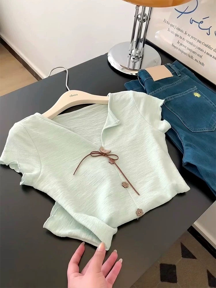 Korean style temperament bow tie lapel short-sleeved T-shirt for women in summer design, slimming and short tops