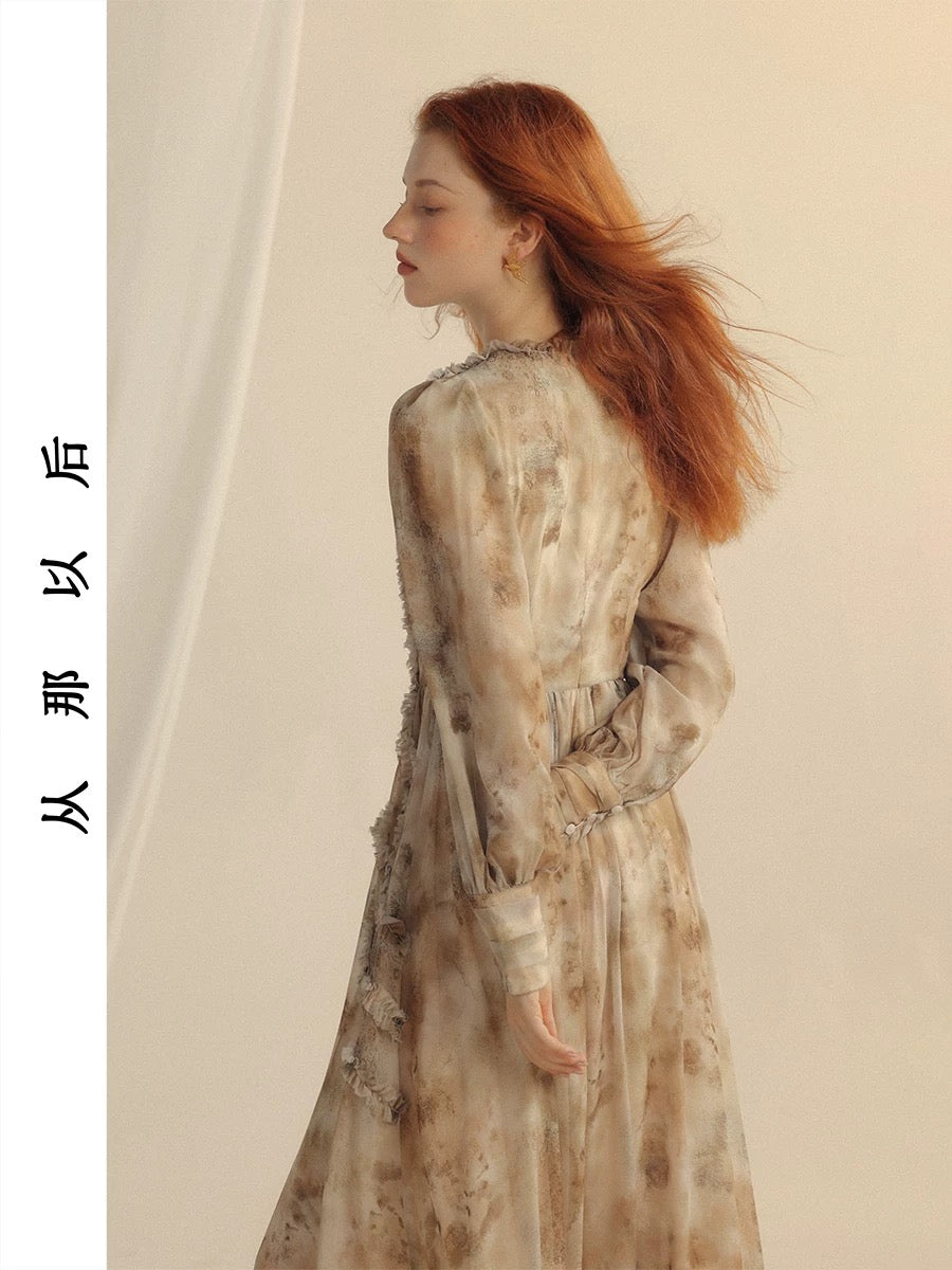 Since then, French floral dresses, chiffon dresses, lace evening gowns, long dresses, high-end outfits, women's autumn and winter dresses have been popular.