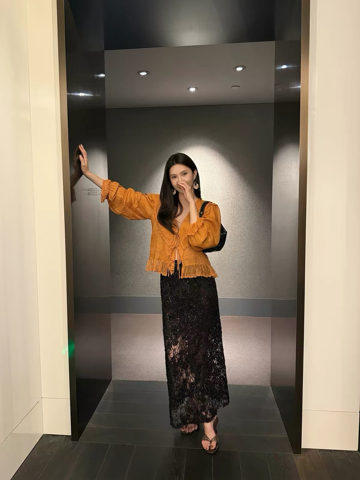 SASA Sweet-Style Radiant Orange V-Neck Lantern-Sleeve Shirt – Spring 2026 Premium Ramie Relaxed-Fit Top