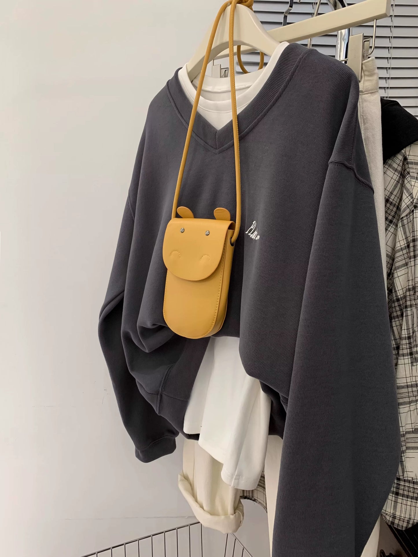 American retro v-neck pullover hoodless sweatshirt women's early autumn oversize lazy style long sleeve 2025 new