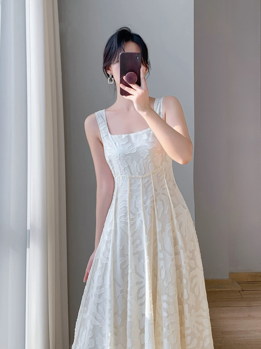 2024 new summer style French retro tea break dress with waist slimming, high-end and gentle temperament suspender dress
