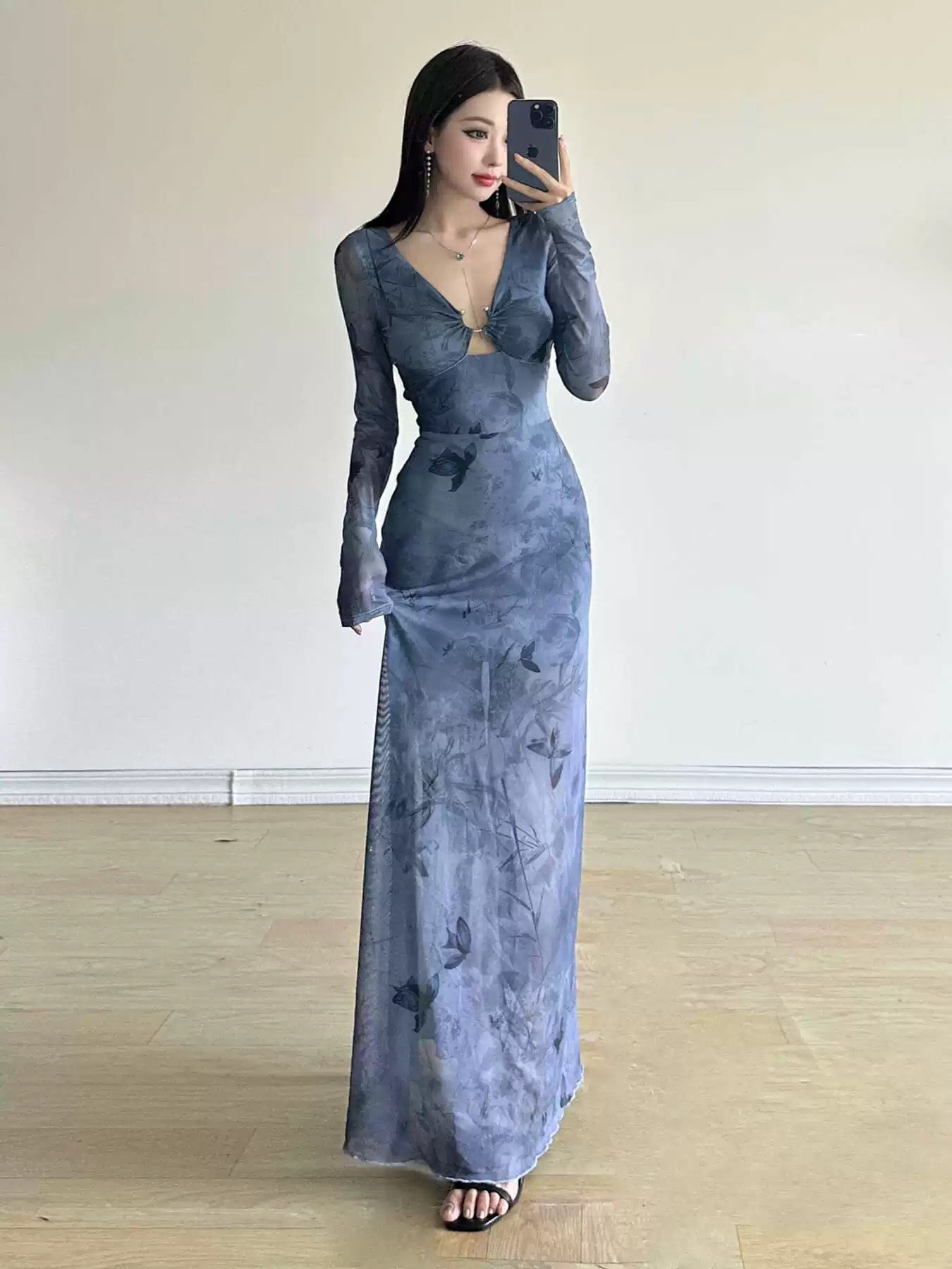 Amyway【Blue Ocean Walk】French tie-dye printed hollow V-neck long-sleeved dress hot girl draped long skirt