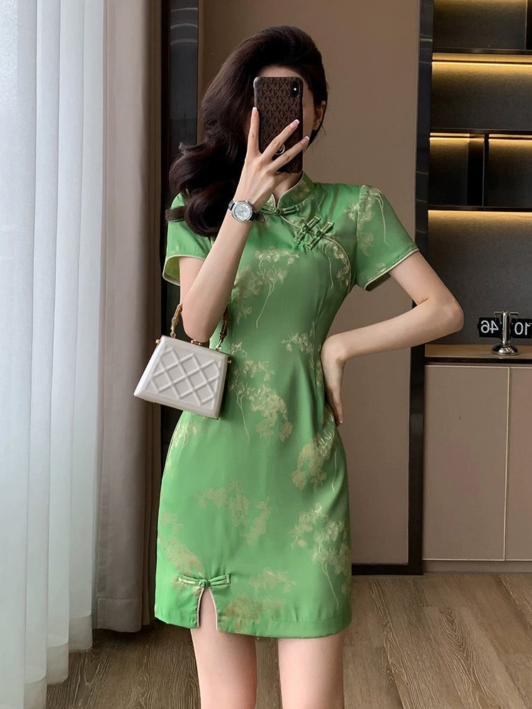 New Chinese style dress for women summer new style small temperament socialite high-end jacquard slit cheongsam short skirt