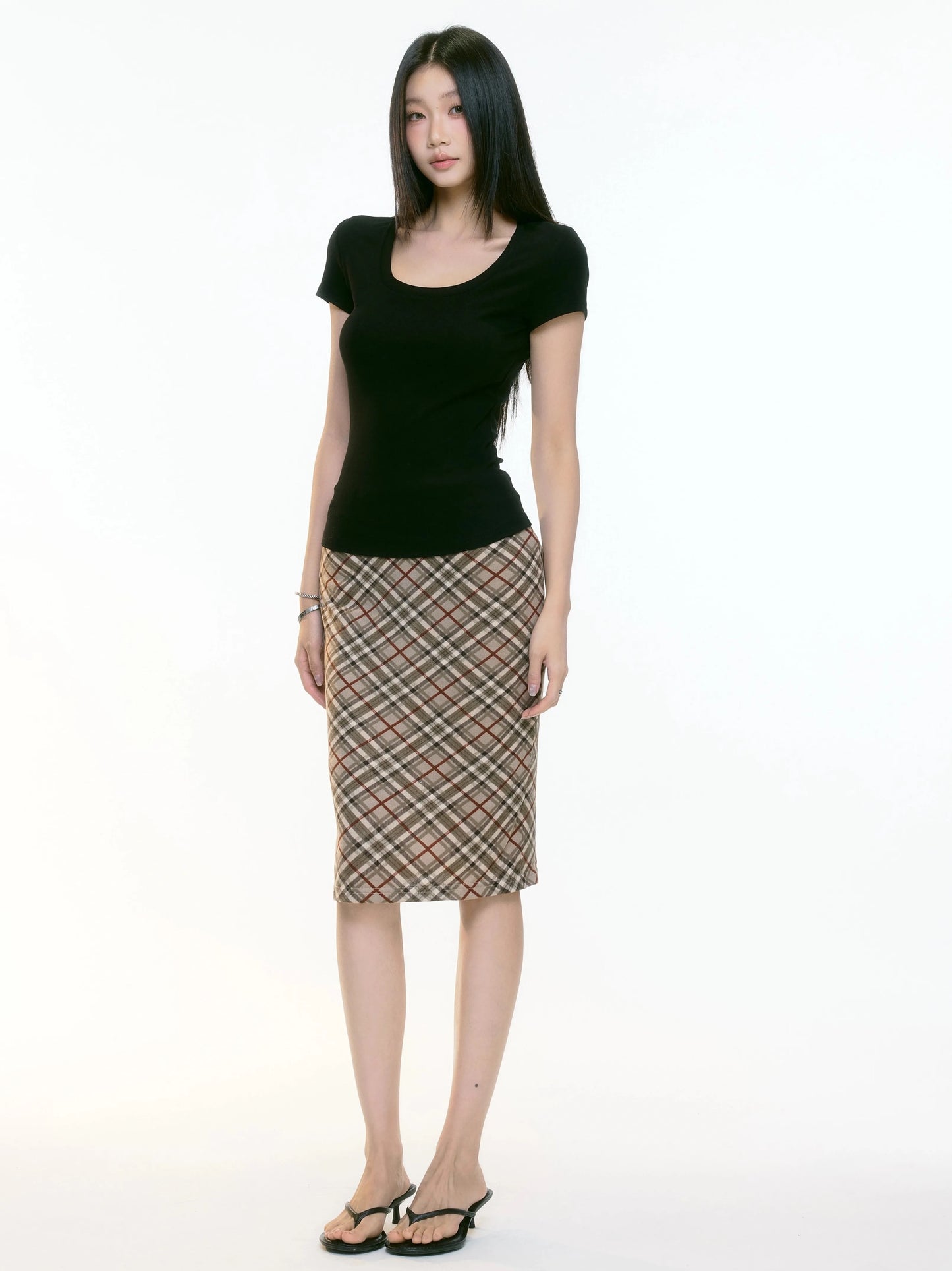 WITHMIN black t-shirt for women with slim waist and short sleeves for women in summer, slimming, pure desire, unique and beautiful waist top