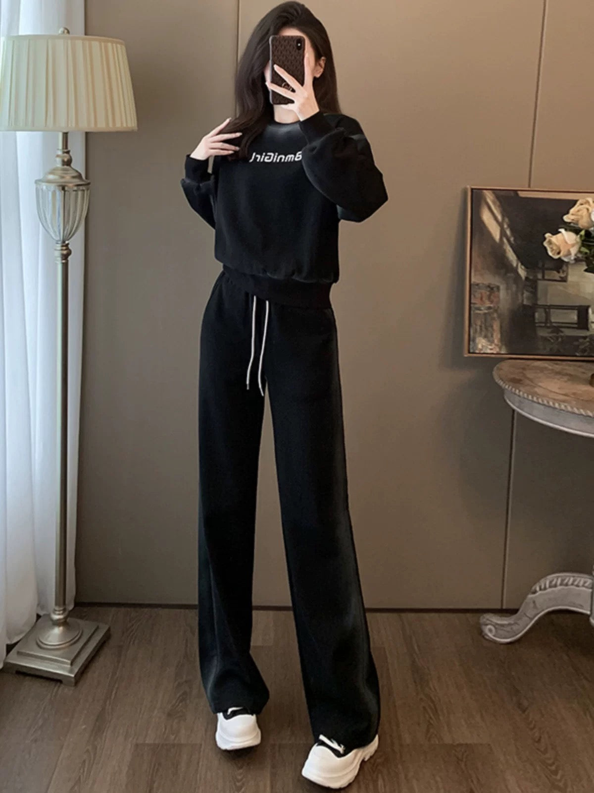 Hong Kong style fashion casual sports suit women's winter new long-sleeved round neck sweatshirt wide-leg pants running two-piece suit