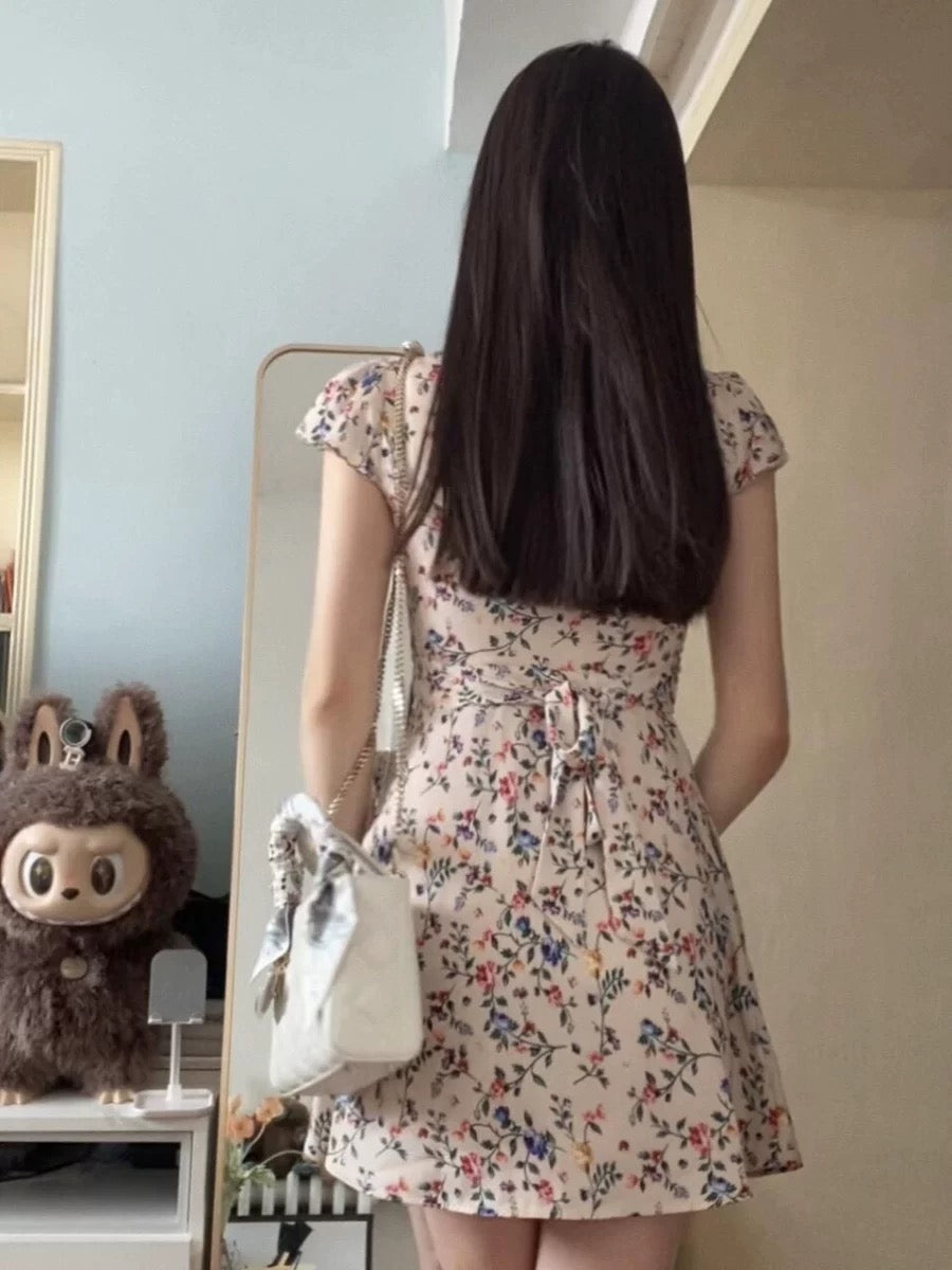 French tea break romantic small floral V-neck dress for women summer new retro temperament waist A-line skirt to reduce age