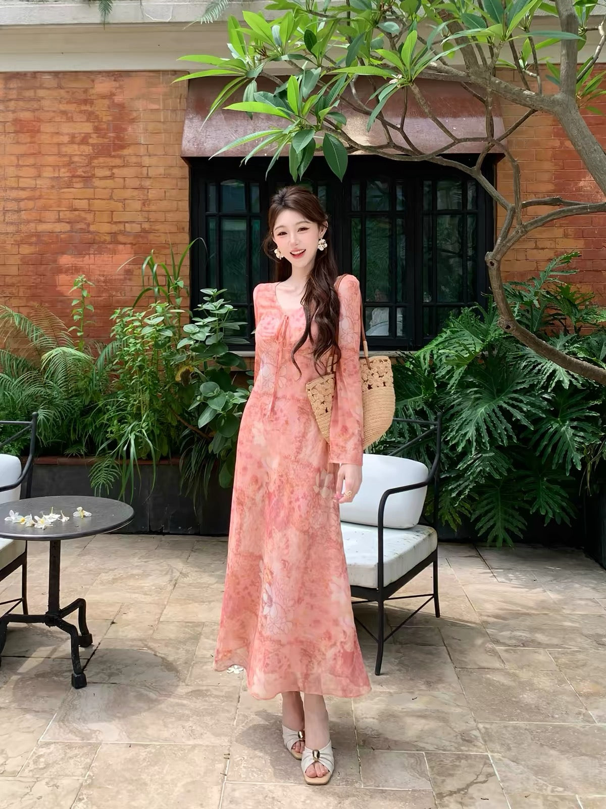 Ling Qian Zi He "Soft Pink Floral Charm" – Women's French-style pink chiffon floral maxi dress with long sleeves and a tie-waist.