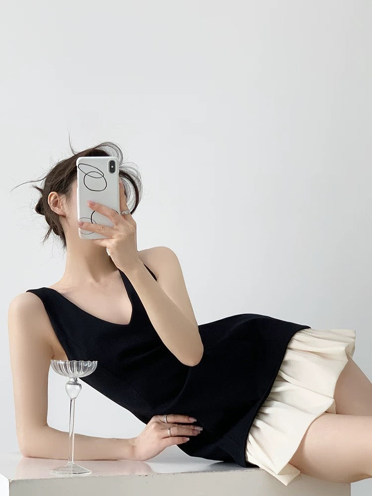 Black and white splicing design niche sleeveless v-neck vest dress summer new waist slimming dress little black dress