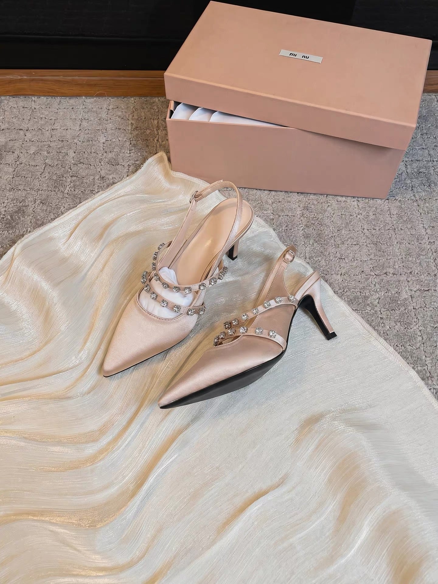 Jianghou Exquisite Wedding Heels – Stunning, Comfortable, and Perfect for Bridal Gowns: Pink Satin Stiletto Pumps with Rhinestones (2026 Collection)