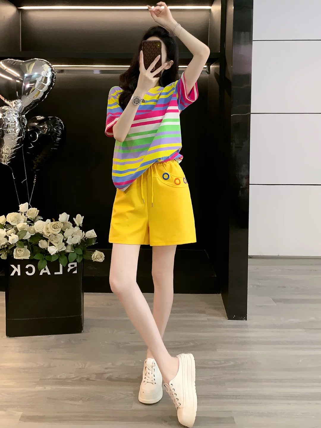 Youthful and energetic casual sports suit for women in summer, fashionable and slim, striped short-sleeved T-shirt and yellow shorts, two-piece suit