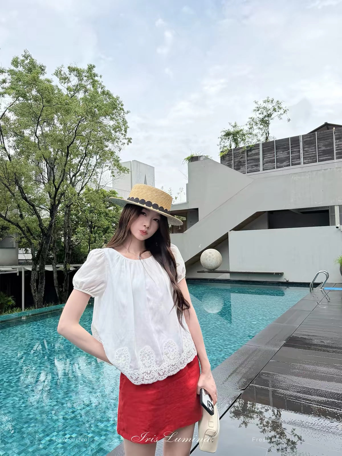 Iris Lumina "Little White Flower" – Korean-style Tencel-Ramie Short-Sleeve Top with Lace Trim (Elegant & Chic)