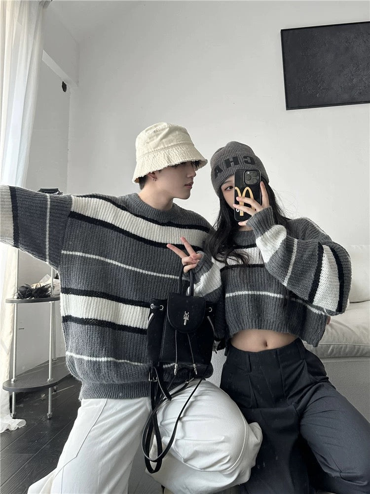 Different couple outfits for autumn niche design Korean style loose men's and women's sweaters and knitwear, one long and one short, trendy