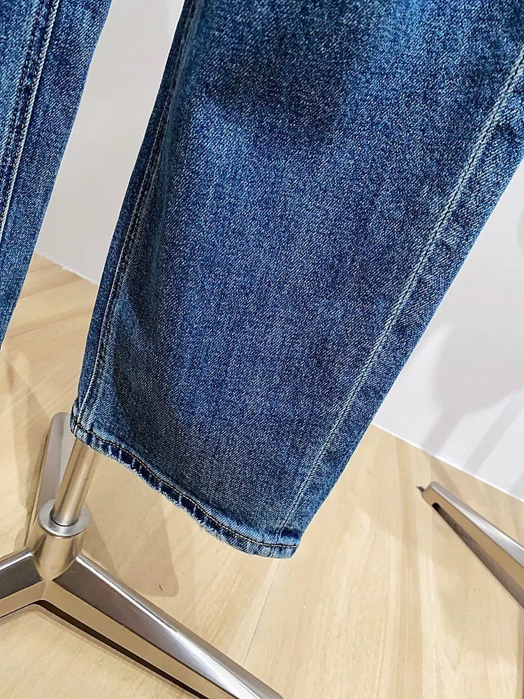 Retro high-waisted slimming floor-length jeans for women, versatile loose straight leg pants for spring and autumn.