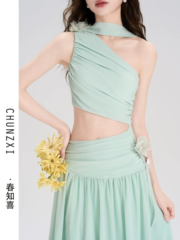 Chun Zhixi unique beautiful oblique shoulder waist dress female summer new style seaside film out of wear holiday style long dress