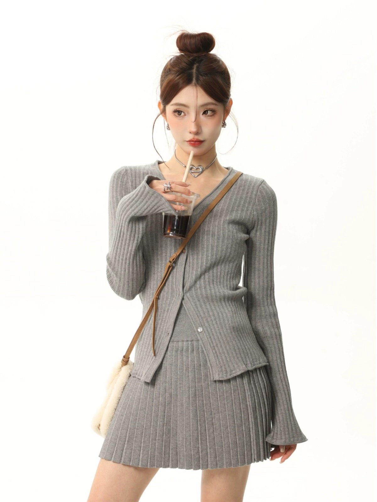 SHIYIYUE Paper Man Suit Women's V-neck Single-breasted Pit Knitted Cardigan Waist Pleated Half-Short Skirt
