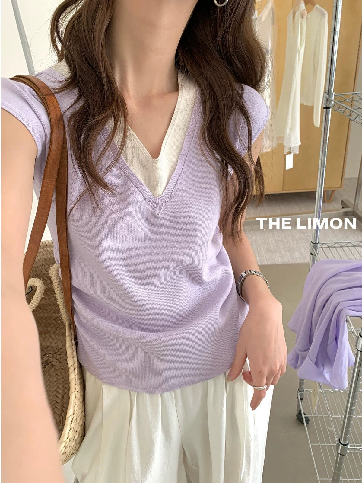 The limon small flying sleeve design contrast color splicing V-neck waist pleated sweater summer slim tops for women