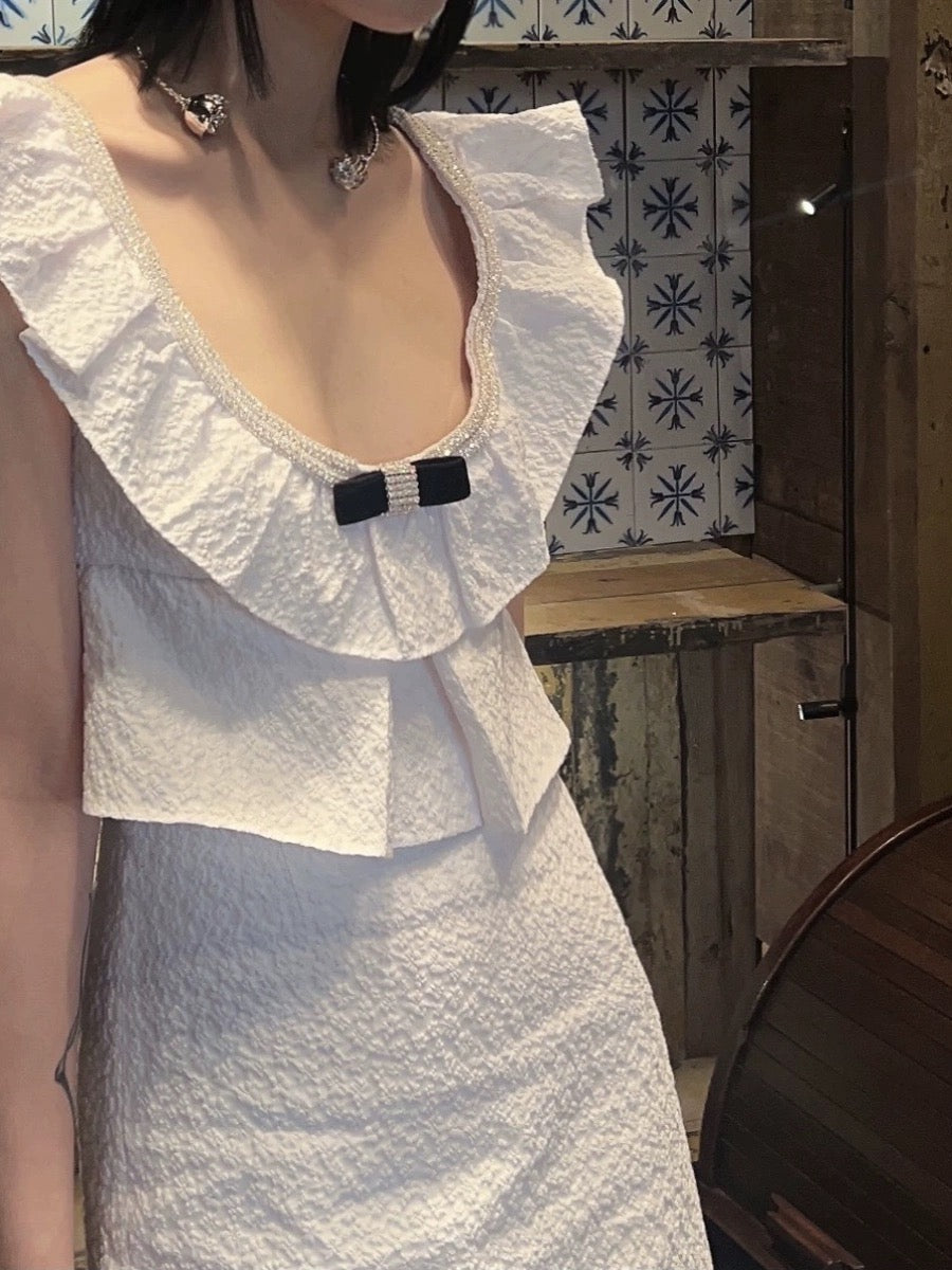 White temperament and high-end rhinestone heavy bow top and skirt suit 2023 French sweet lady looks slim