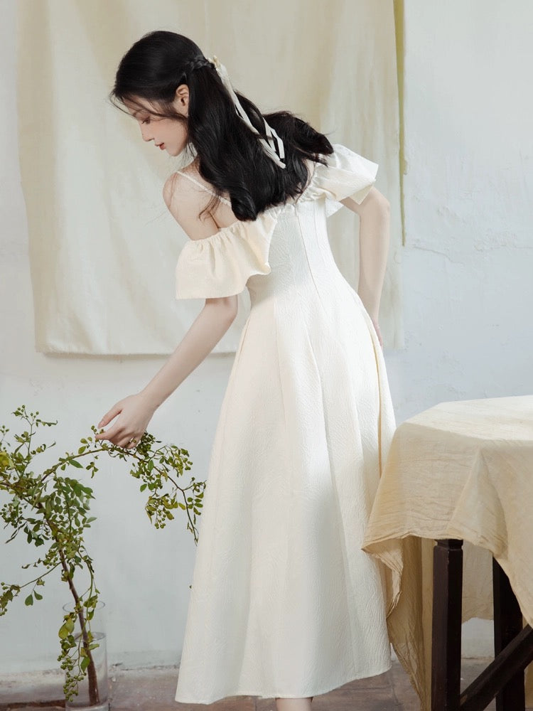 Tea break French design high-end white one-shoulder suspender dress super beautiful seaside vacation beach dress
