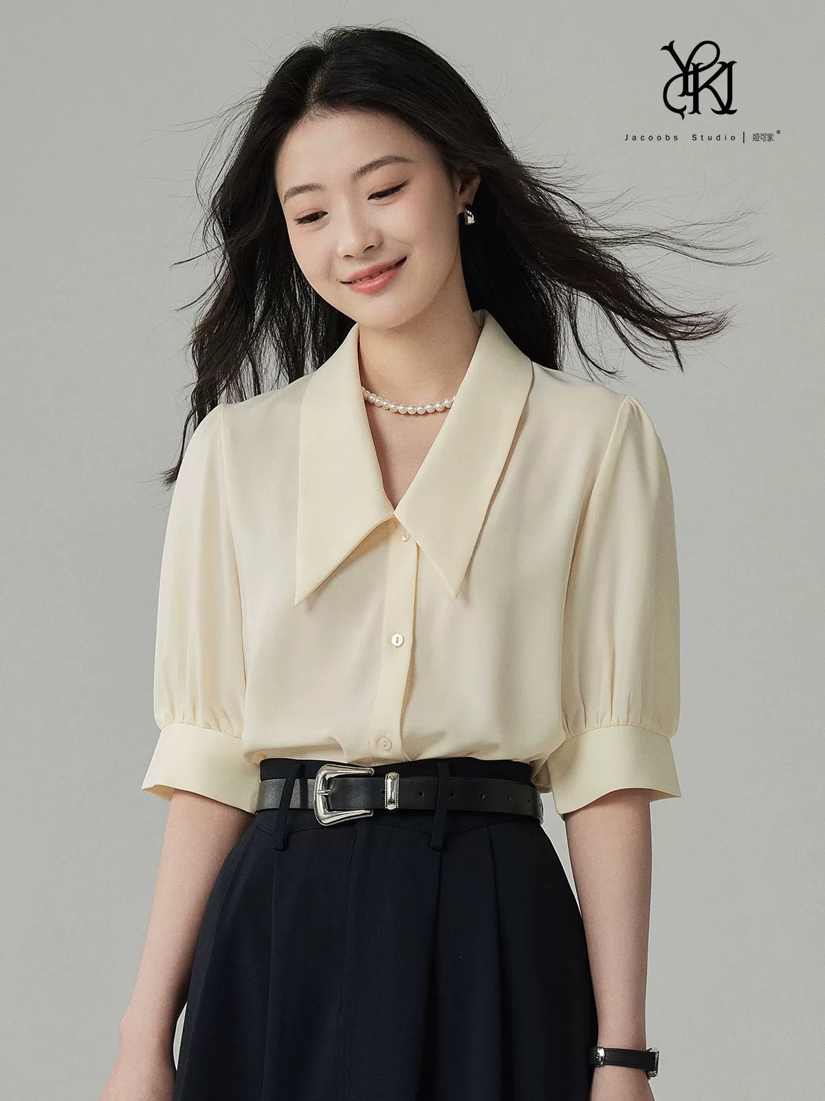 JACOOBS Ya Kejia black shirt female summer design niche French casual temperament pointed collar short-sleeved top