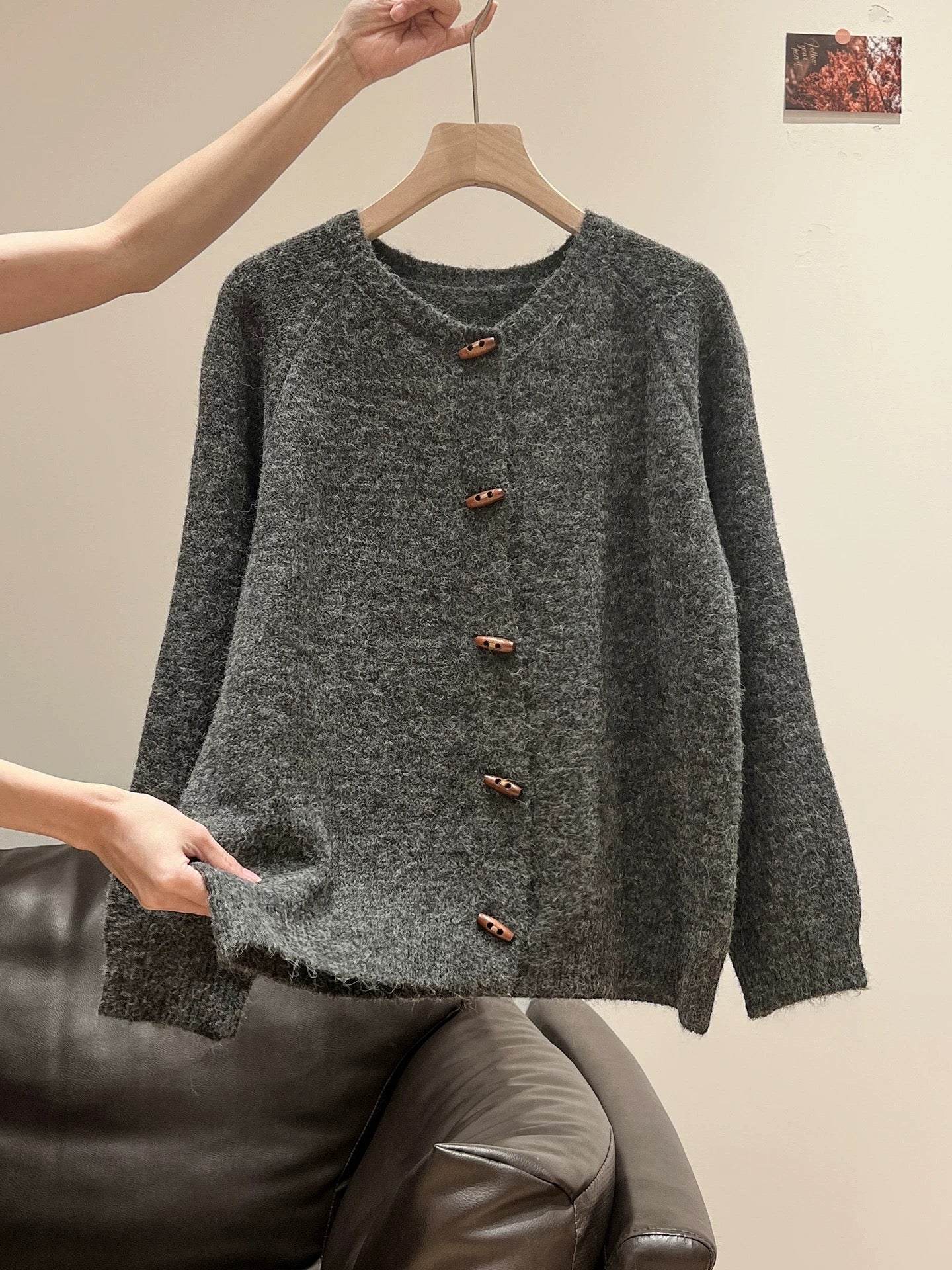 Gentle style loose soft glutinous knitted cardigan long sleeves women 2025 autumn and winter new versatile age-reducing thickened sweater jacket