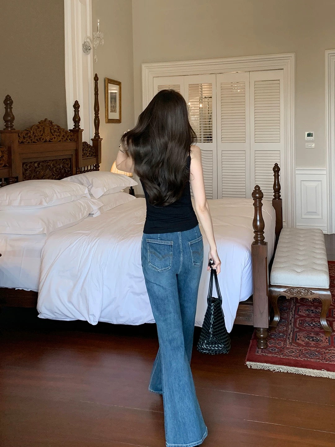 Maven Lin's practical blue-toned, simple straight-leg flared jeans for women, casual floor-length flared trousers.