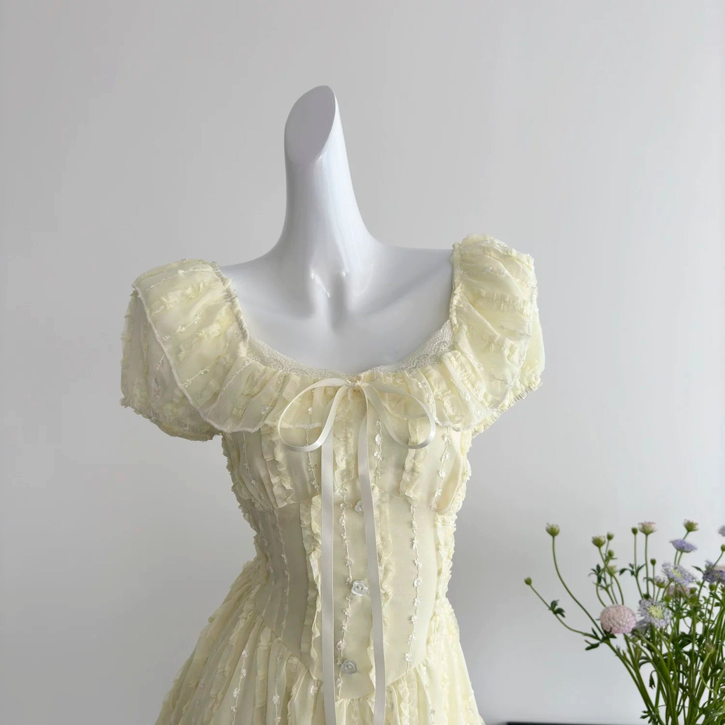 Youni homemade medium-length yellow square-neck puff sleeve waisted A-line dress for women in spring French sweet dress
