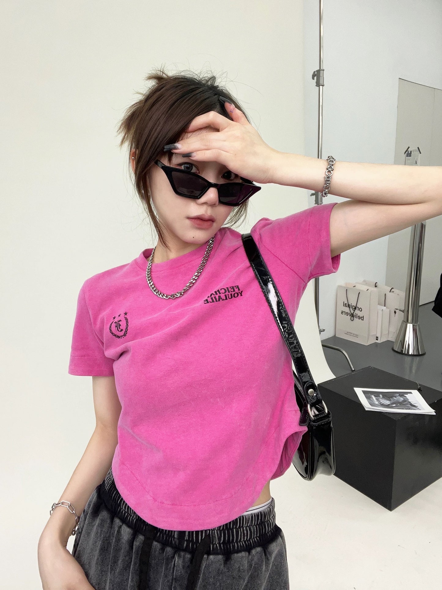 Waste wood summer ins American retro design short hot girl T-shirt women's heavy-duty old-shoulder pure cotton short-sleeved trend