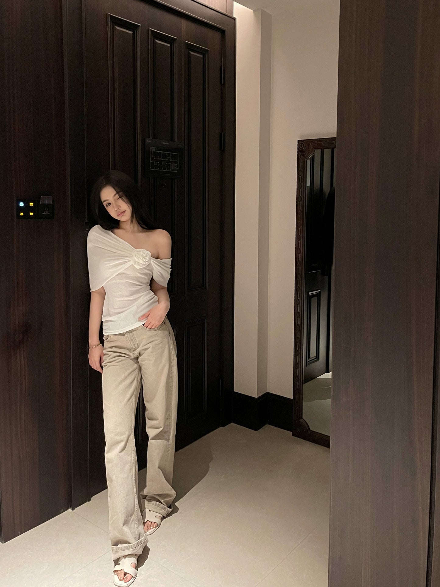 OKMA white one-shoulder pure lust top for women summer dopamine sexy flower design sloping shoulder short-sleeved T-shirt