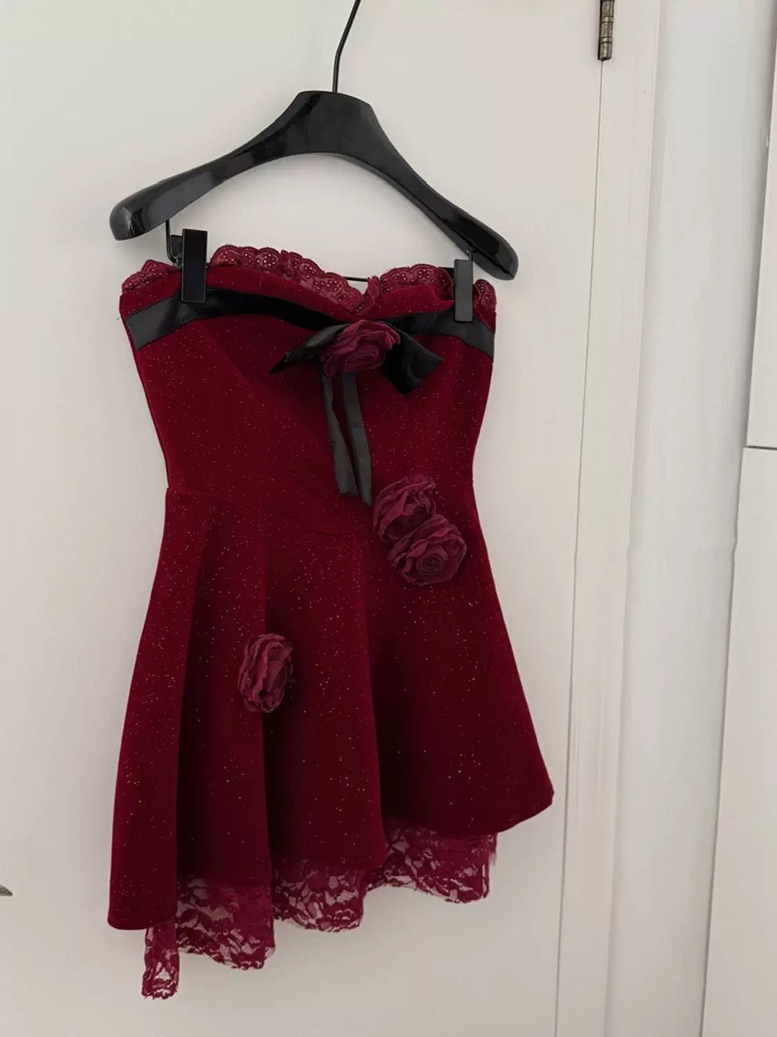 Duolaimei high-end Christmas shirt French lace dress for women autumn and winter pure lust style one-shoulder short skirt for women