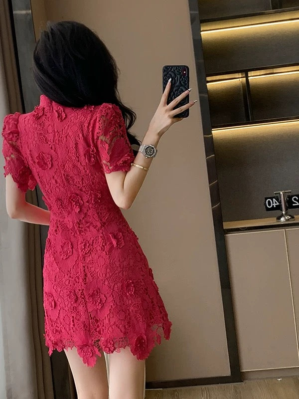 Elegant and sophisticated rose-red lace dress, a new summer style for women, perfect for a French-inspired look, slimming and flattering.