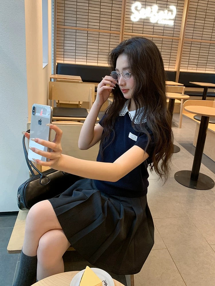 Find the preppy style, youthful Peter Pan collar, short-sleeved knit top for women, 2026 spring new Korean style, short and slim fit.