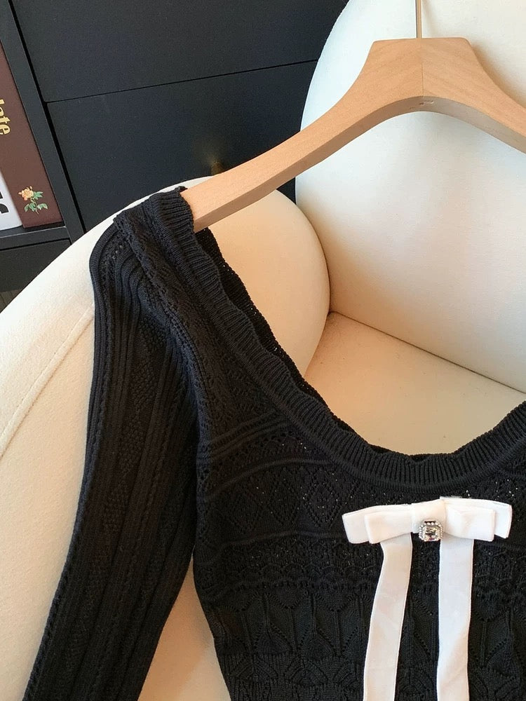 Jade Closet flagship store recommendation: A long-sleeved knit dress with a French sweet and gentle style and a hollowed-out design.