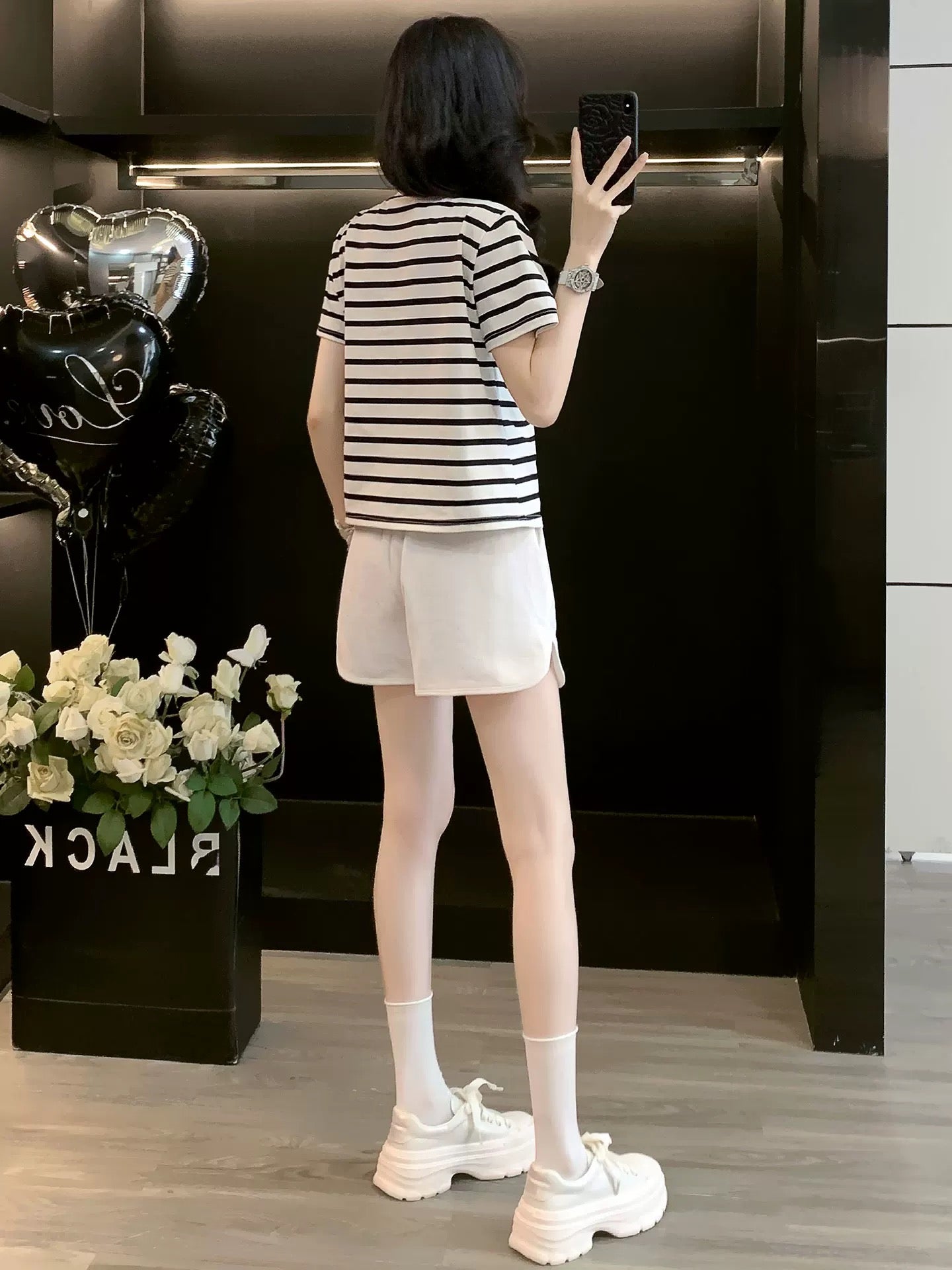 Round neck striped short-sleeved sports suit for women summer 2025 casual fashion loose trendy shorts two-piece suit age-reducing and slimming