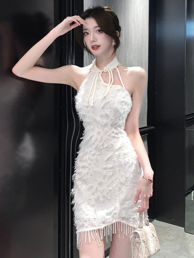 New Chinese style improved cheongsam skirt for women in summer, beautiful stand-up collar, buttoned halter neck dress, hot girl tassel hip-wrapped short skirt