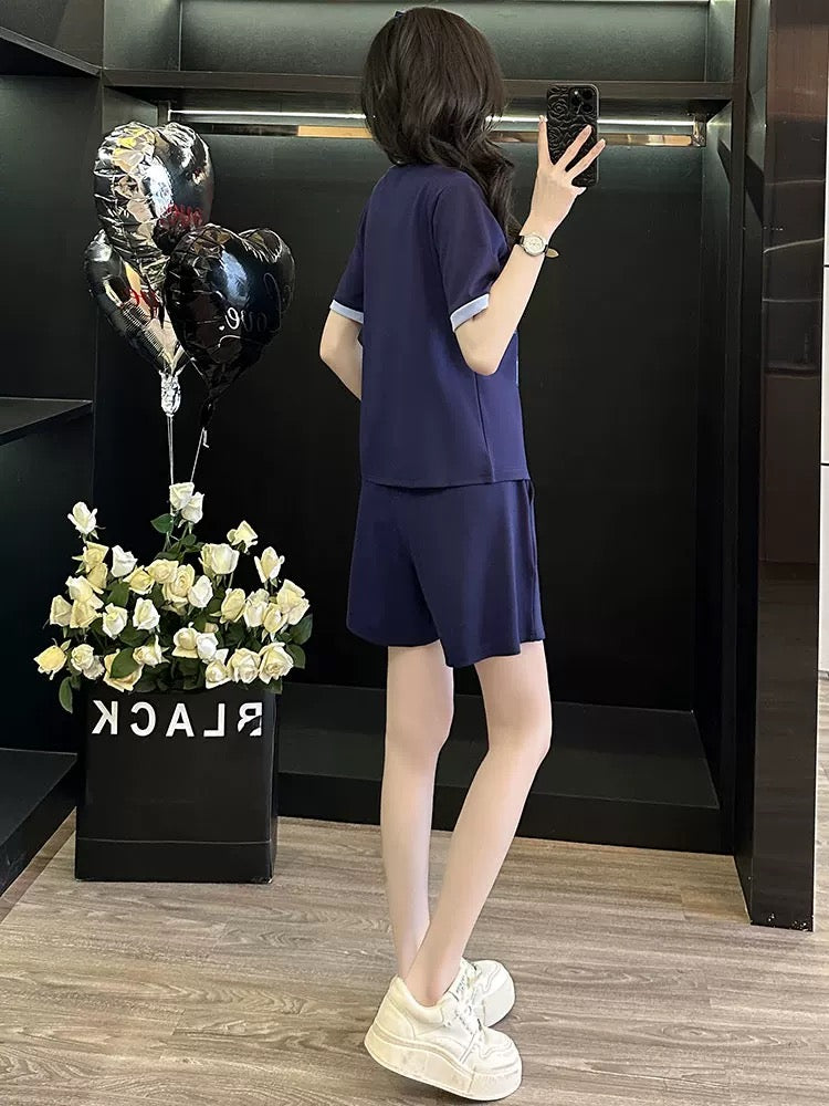 Western-style fashion short-sleeved sports suit for women summer 2025 round neck T-shirt shorts two-piece suit loose trendy casual age-reducing