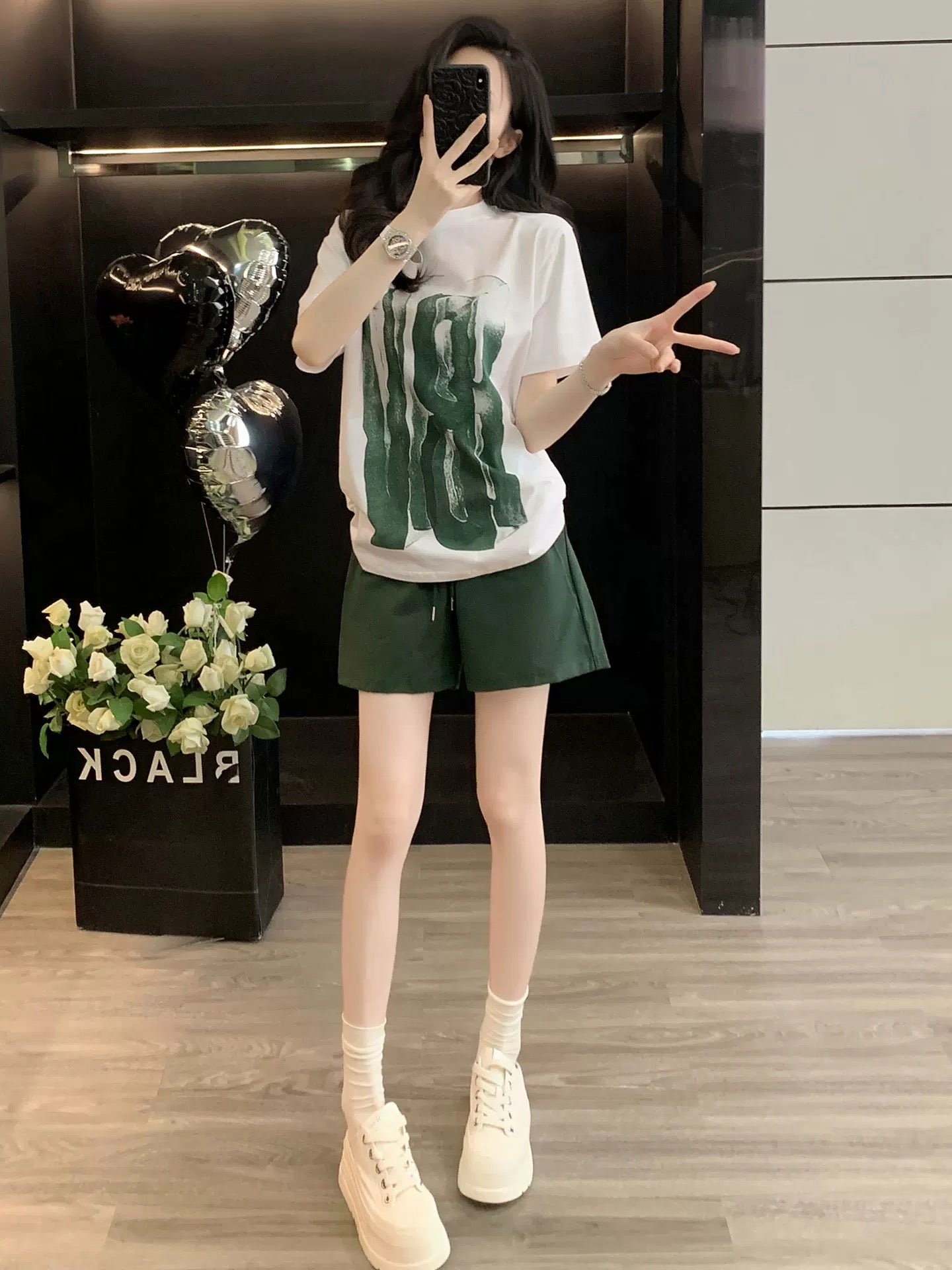 Fashionable and stylish printed short-sleeved suit for women in summer 2025, casual sports loose shorts, two-piece suit, trendy and slim running
