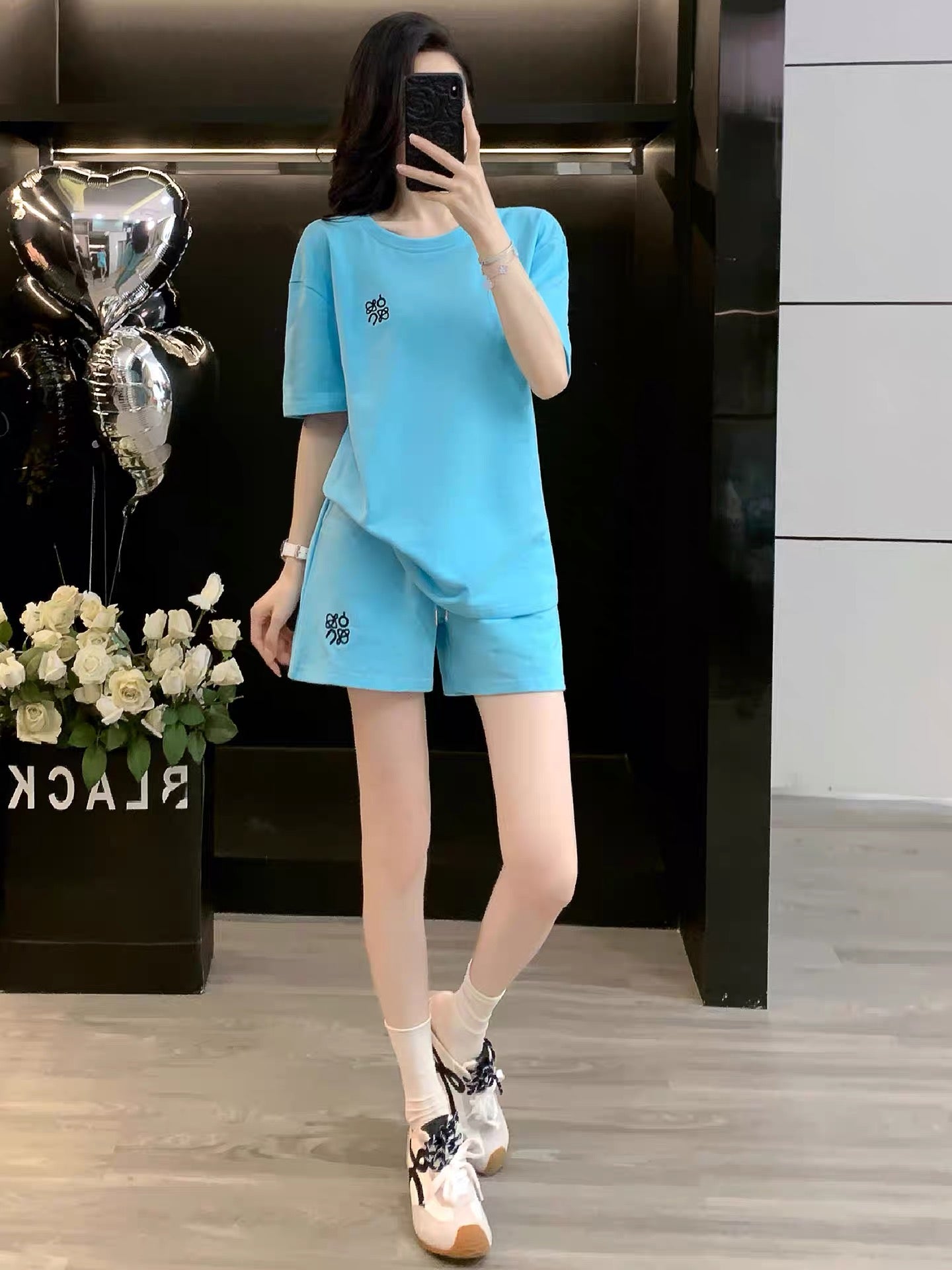 Casual sports short-sleeved suit for women summer 2025 loose trendy shorts two-piece suit fashionable age-reducing slimming running
