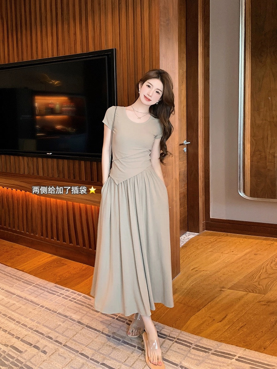 Mrs. Island Song long A-line skirt fashion suit T-shirt top two-piece Lee Nhi Boutique Mrs. Island Song long A-line skirt fashion suit T-shirt top two-piece Lee Nhi Boutique