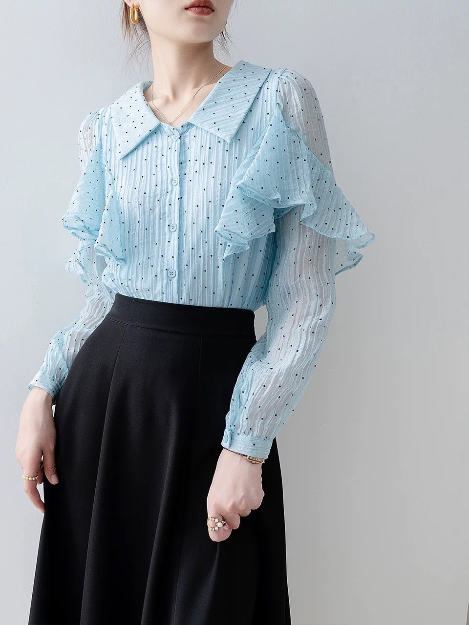 2024 early spring new women's blue polka dot long-sleeved shirt, chic and beautiful small top, ruffled chiffon shirt