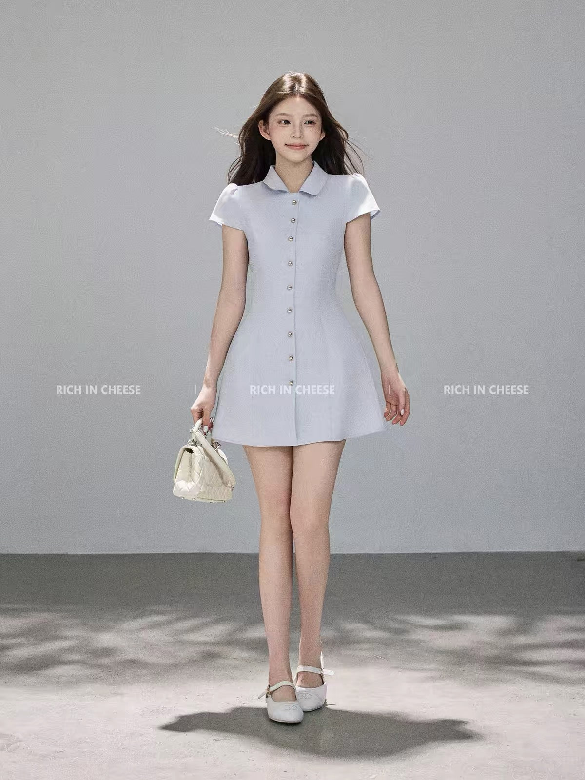 Jinchuanchuan "Sea Salt Romance" — A chic, slimming, and waist-cinching summer dress featuring an elegant, high-end "Chanel-style" aesthetic.