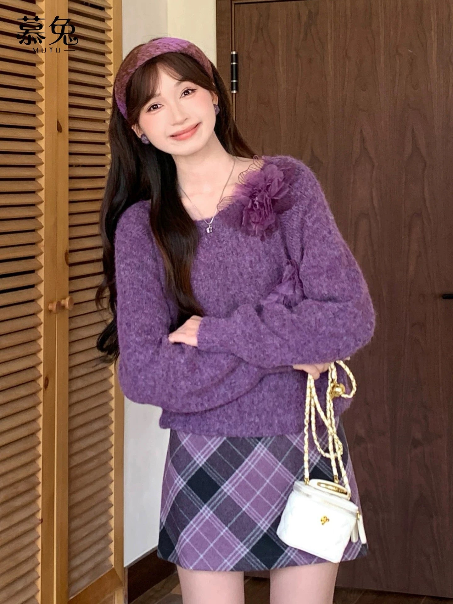 MuTu elegant purple 3D floral long-sleeved sweater for women, 2025 winter new style, chic loose fit, slimming knit top.